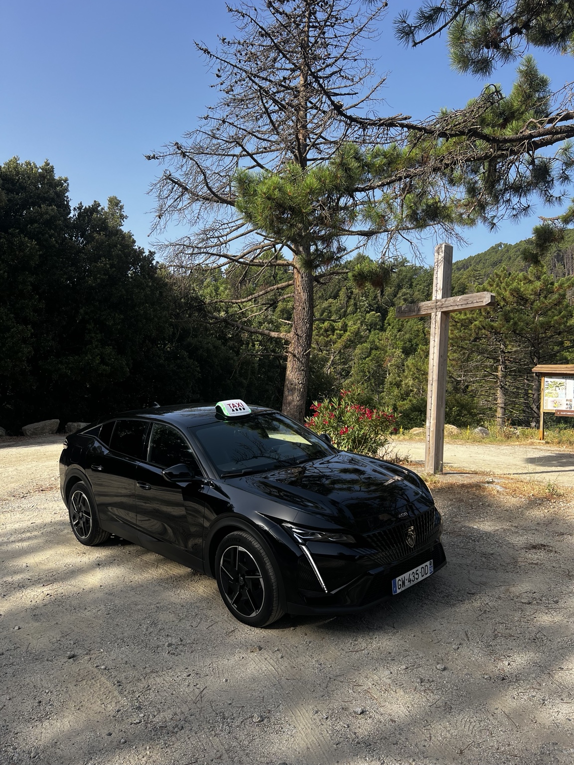 Peugeot 408 GT noire — JTG Taxi Solenzara